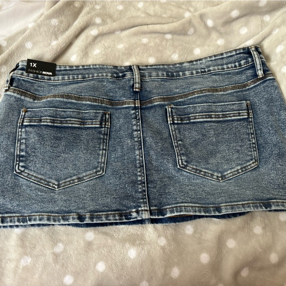 Fashion Nova Denim micro mini skirt - Picture 5 of 5